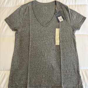 Heather gray Universal Thread v-neck t-shirt size M NWT